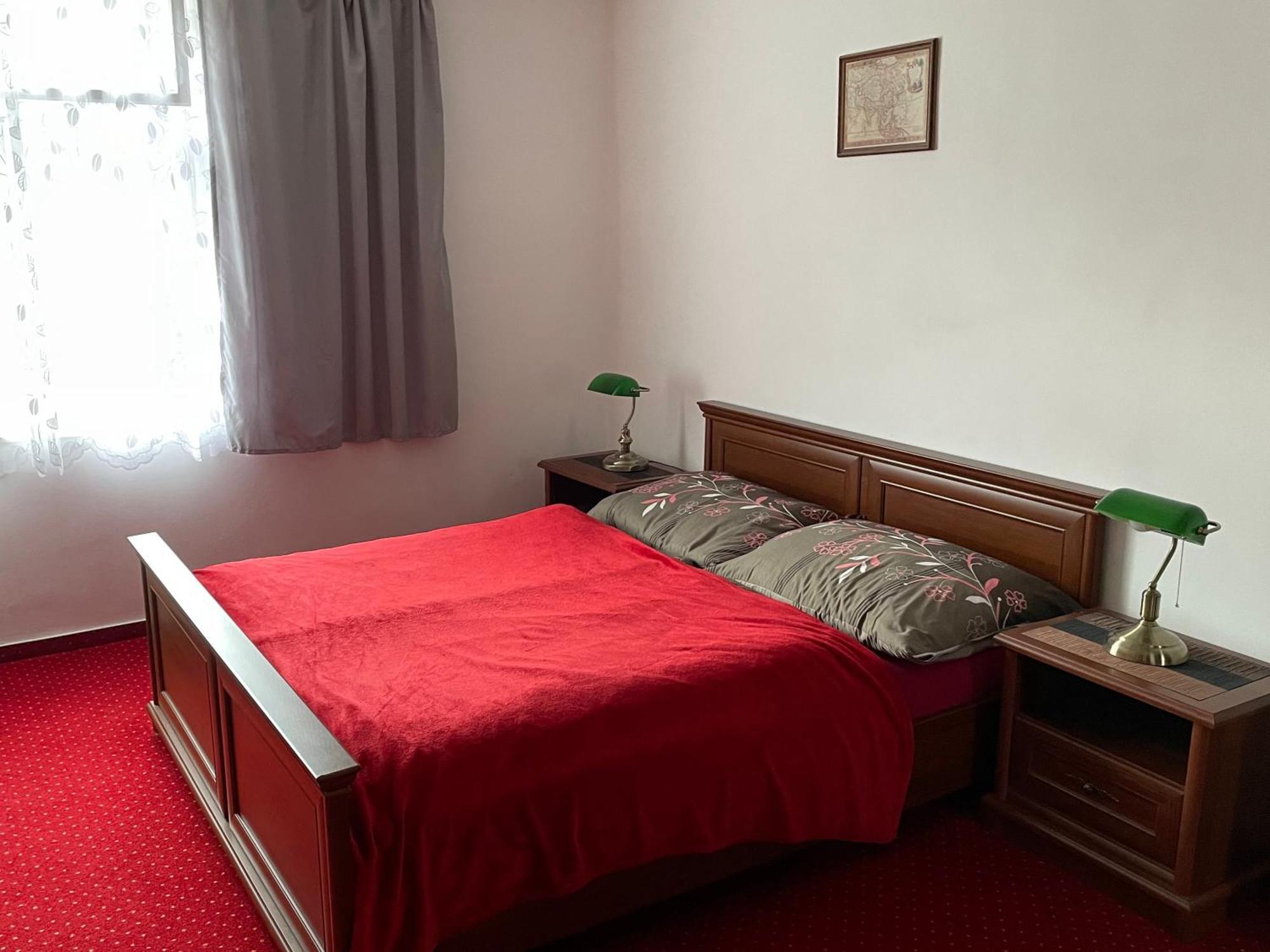 Penzion Na Zastávce Cesky Sternberk Exterior foto